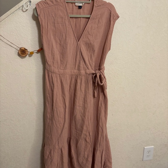 Universal thread gauze, wrap dress in pink - Picture 1 of 2